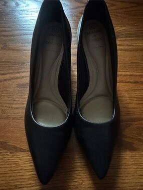 Black Pointed Toe Pump